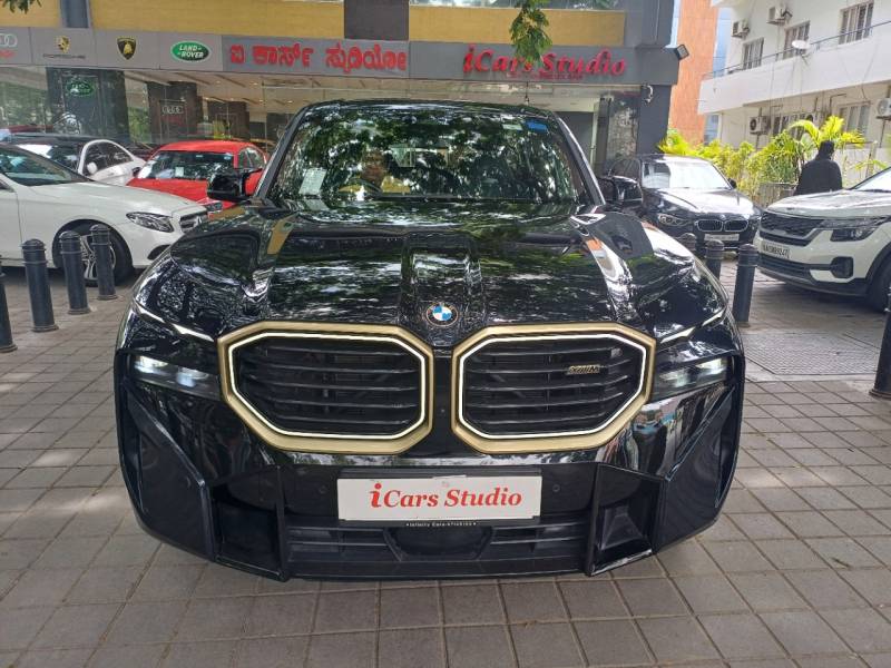 BMW XM Plug-in Hybrid