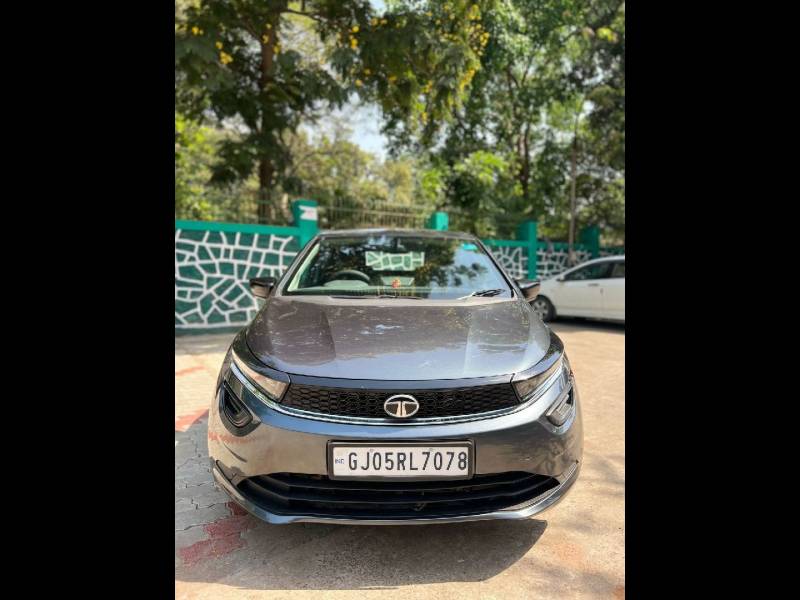 Tata Altroz XE Petrol