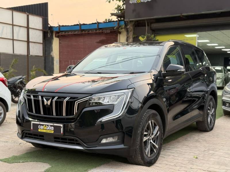 Mahindra XUV700 AX 5 Petrol MT 7 STR