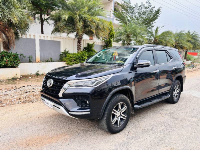Toyota Fortuner 2.7 4x2 MT