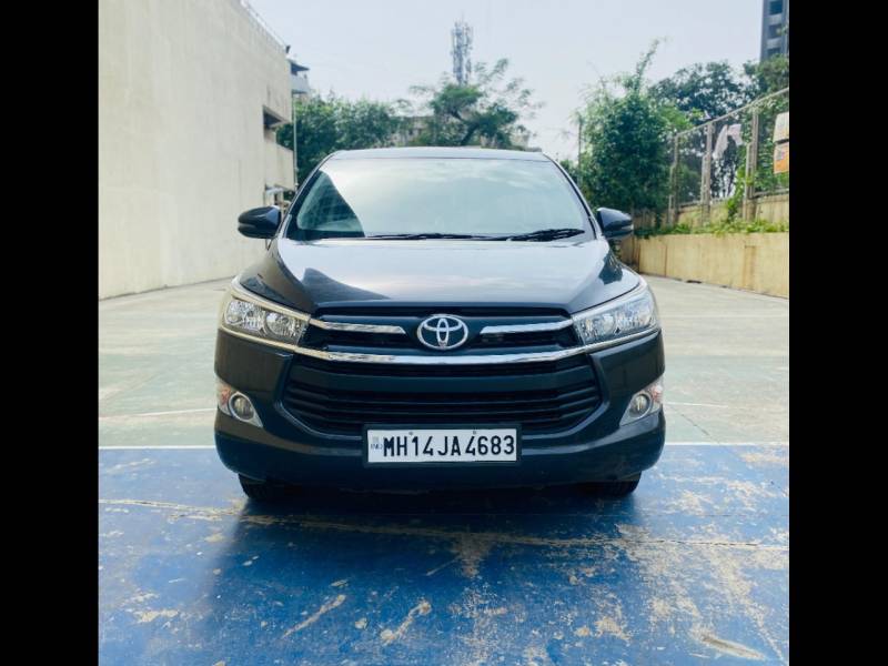 Toyota Innova Crysta 2.4 G 8 STR