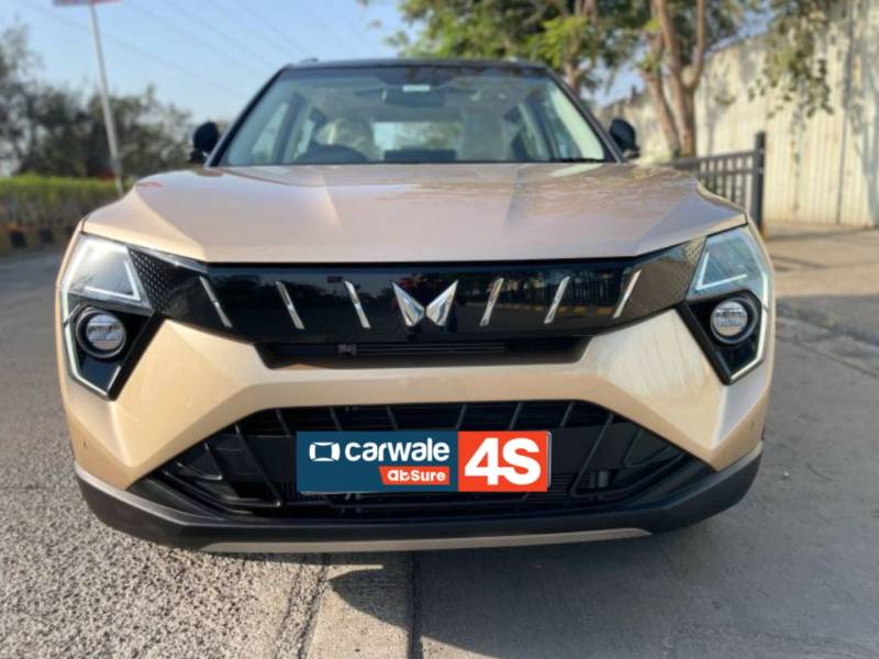 Mahindra XUV 3XO AX7 1.2 Petrol AT