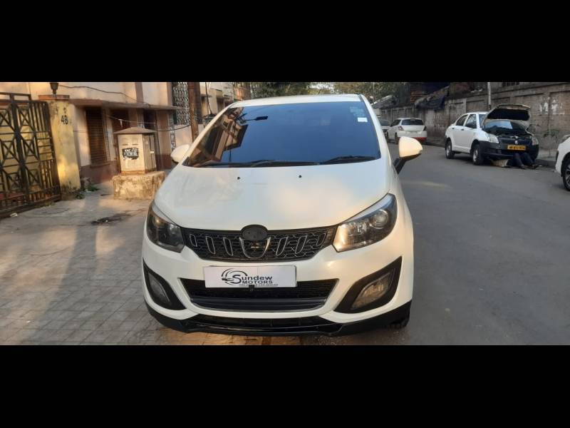 Mahindra Marazzo M6 8 STR