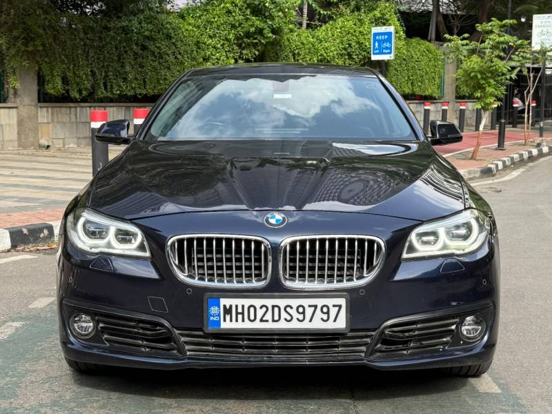 BMW 5 Series 520d Sedan Modern Line