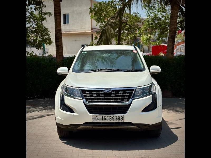 Mahindra XUV500 W7 AT