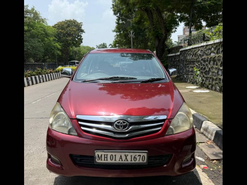 Toyota Innova 2.5 V 7 STR