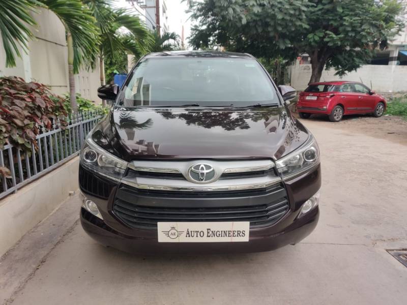 Toyota Innova Crysta 2.4 VX 8 STR