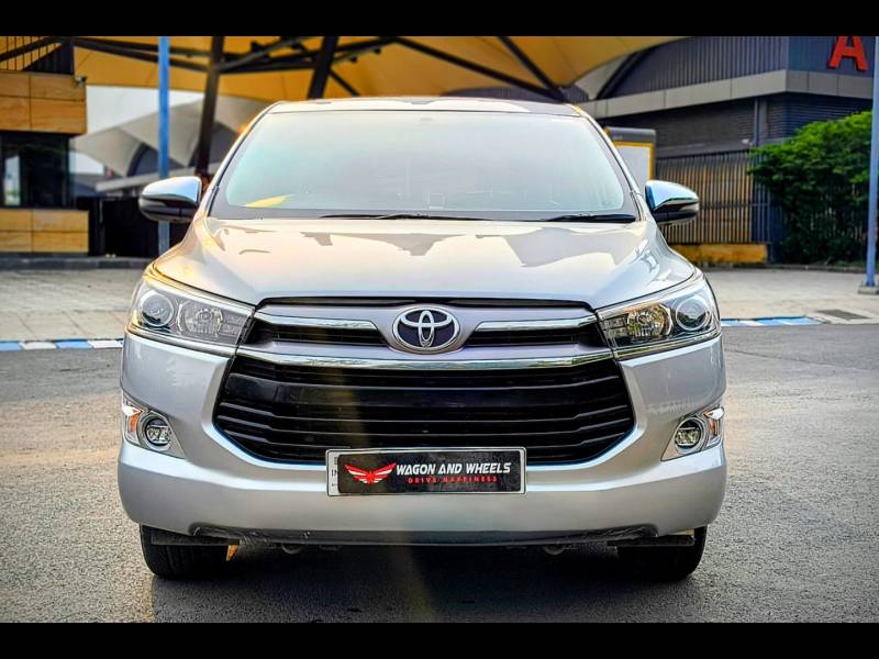 Toyota Innova Crysta 2.4 ZX 7 STR