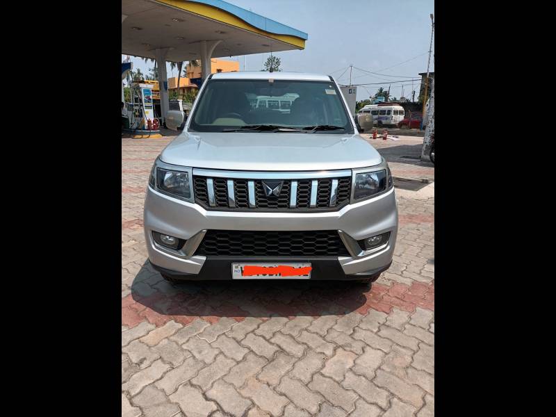 Mahindra Bolero Neo N10