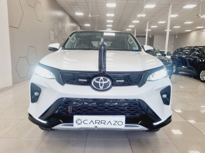 Toyota Fortuner Legender 4X2 AT 2.8 Legender