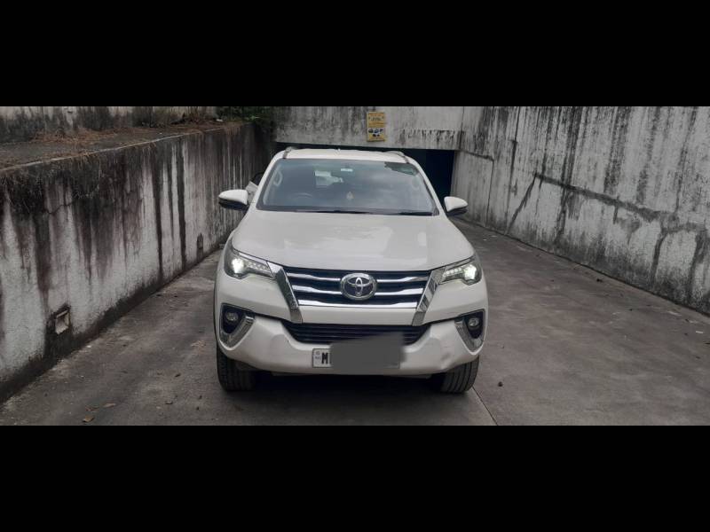 Toyota Fortuner 2.8 4x2 MT