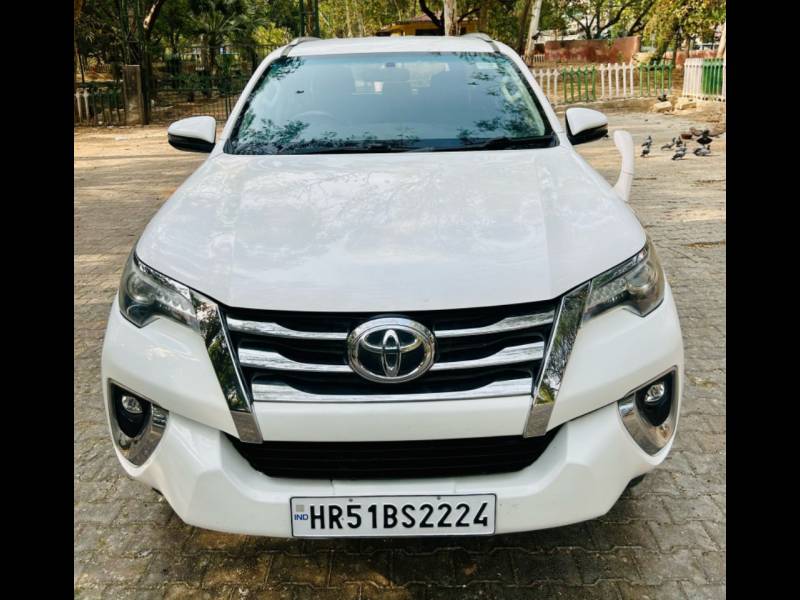 Toyota Fortuner 2.8 4x2 MT