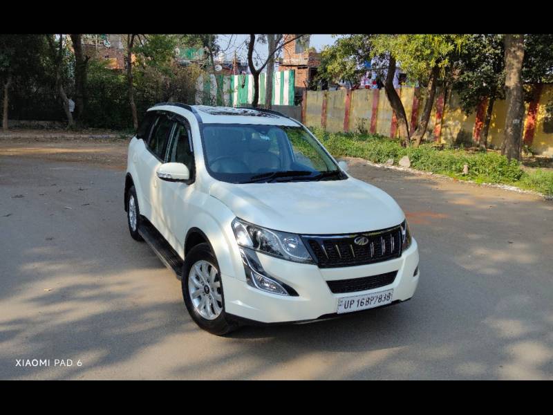 Mahindra XUV500 W10 FWD AT