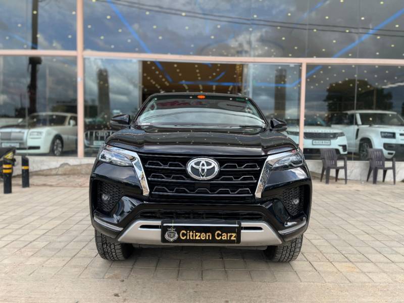 Toyota Fortuner 4X2 AT 2.8 Diesel