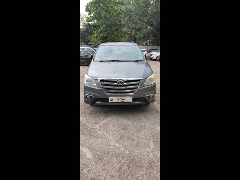 Toyota Innova 2.5 VX 7 STR BS IV