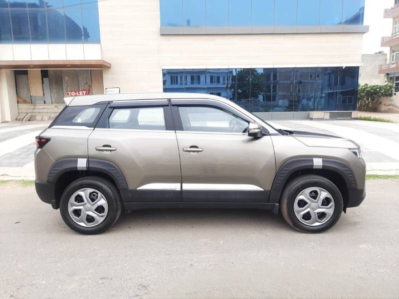 Maruti Suzuki Brezza LXi