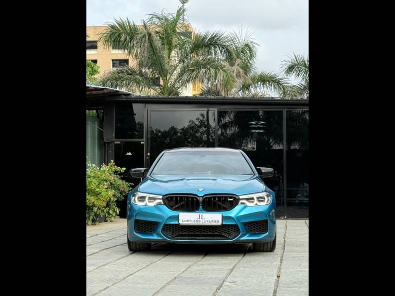 BMW M5 4.4 V8