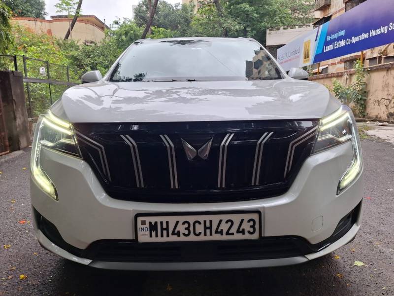 Mahindra XUV700 AX 7 Luxury Pack Petrol AT 7 STR