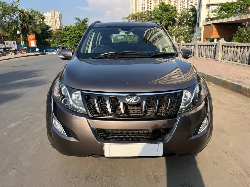 Mahindra XUV500 W10 AWD AT