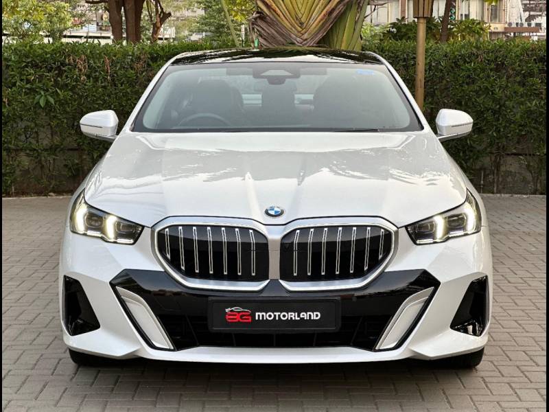 BMW 5 Series 530Li M Sport (Titanium Bronze)