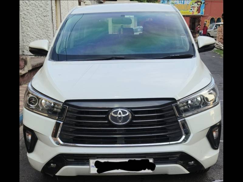 Toyota Innova Crysta 2.4 VX 8 STR