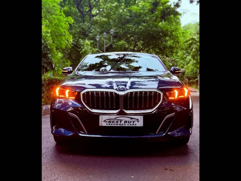 BMW 5 Series 530Li M Sport (Titanium Bronze)