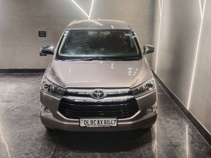Toyota Innova Crysta 2.8 ZX AT 7 STR