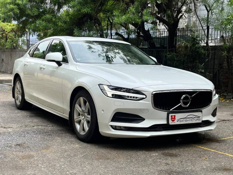 Volvo S90 Momentum D4