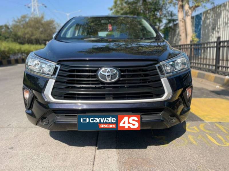 Toyota Innova Crysta 2.4 GX 8 STR