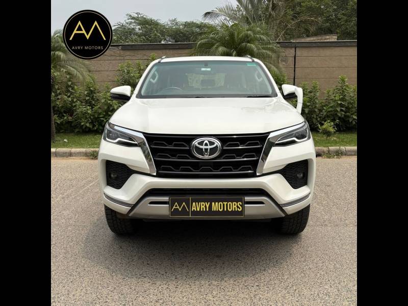 Toyota Fortuner 4X2 AT 2.8 Diesel