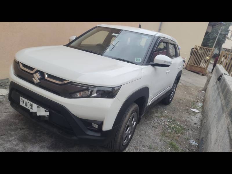 Maruti Suzuki Brezza Vxi AT