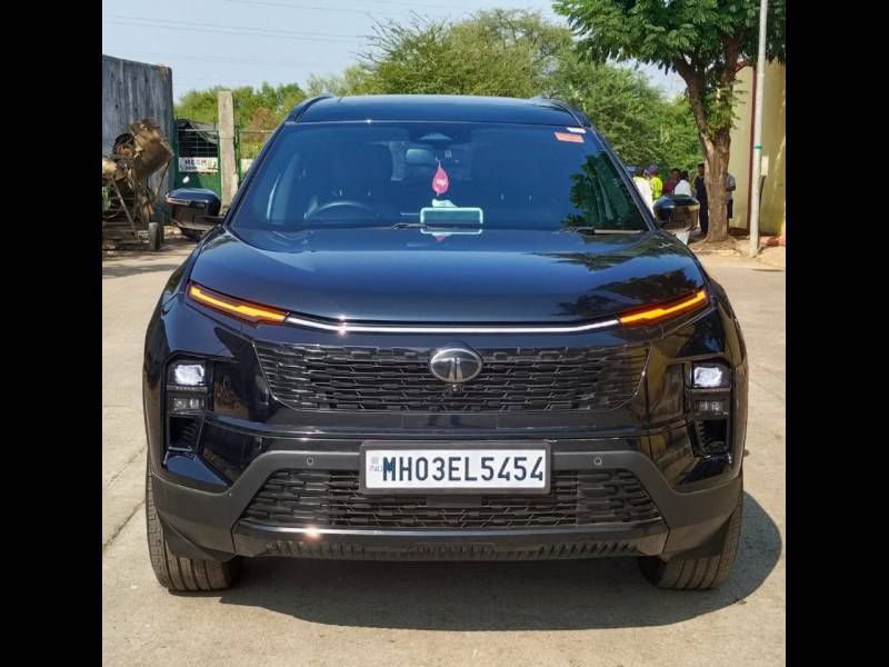 Tata Safari Accomplished Plus 6 STR Dark Edition AT