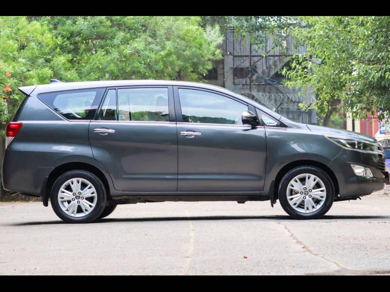 Toyota Innova Crysta 2.7 ZX AT 7 STR
