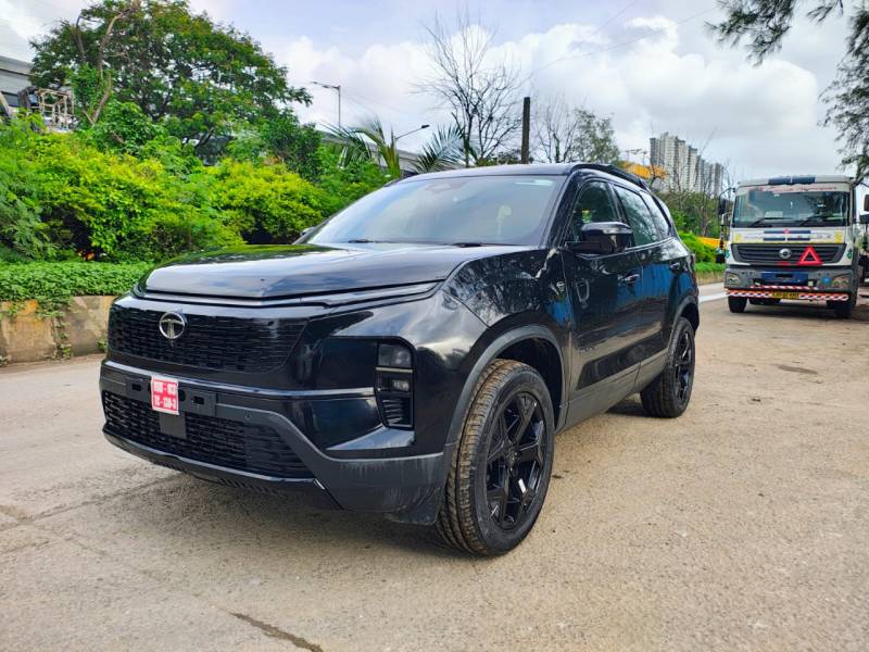 Tata Safari Accomplished Plus 6 STR Dark Edition AT
