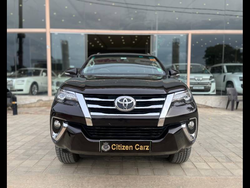 Toyota Fortuner 2.8 4x4 AT