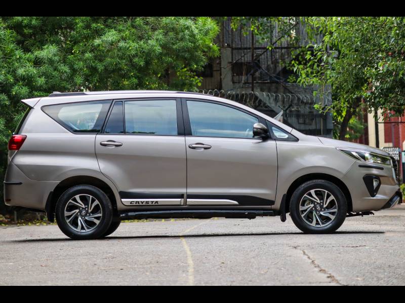 Toyota Innova Crysta 2.4 GX AT 7 STR
