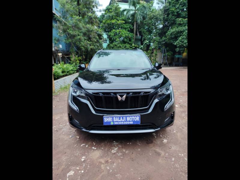 Mahindra XUV700 AX7 Petrol AT 7 STR