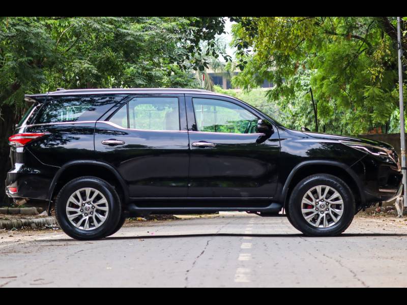 Toyota Fortuner 4X2 AT 2.8 Diesel