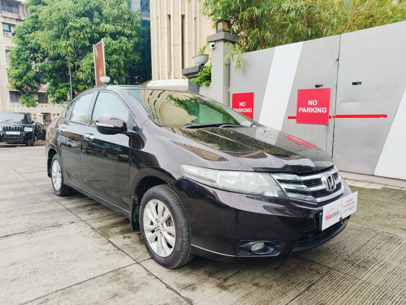 Honda City V AT (AVN)