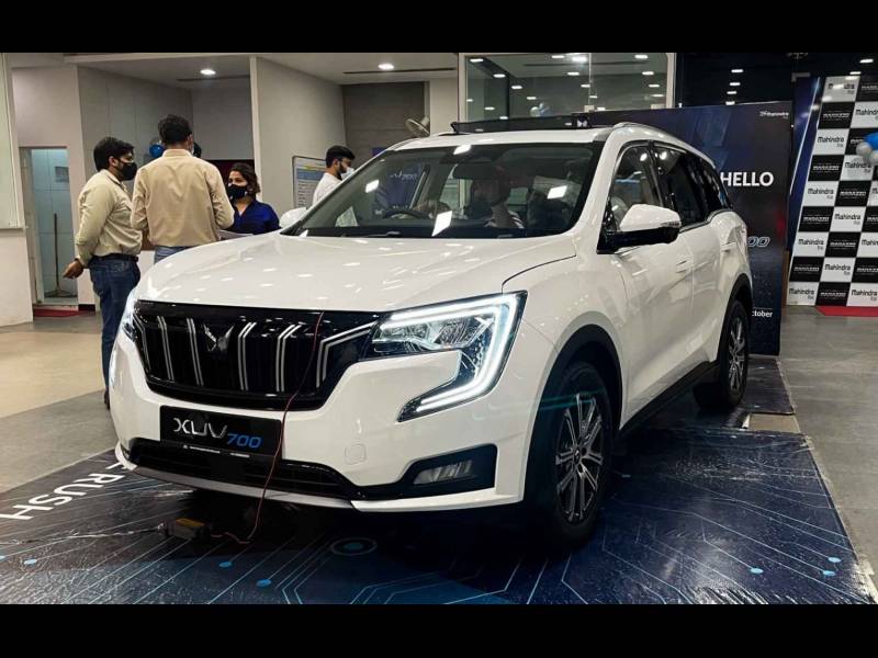 Mahindra XUV700 AX7 Luxury Pack Diesel AT AWD 7 STR