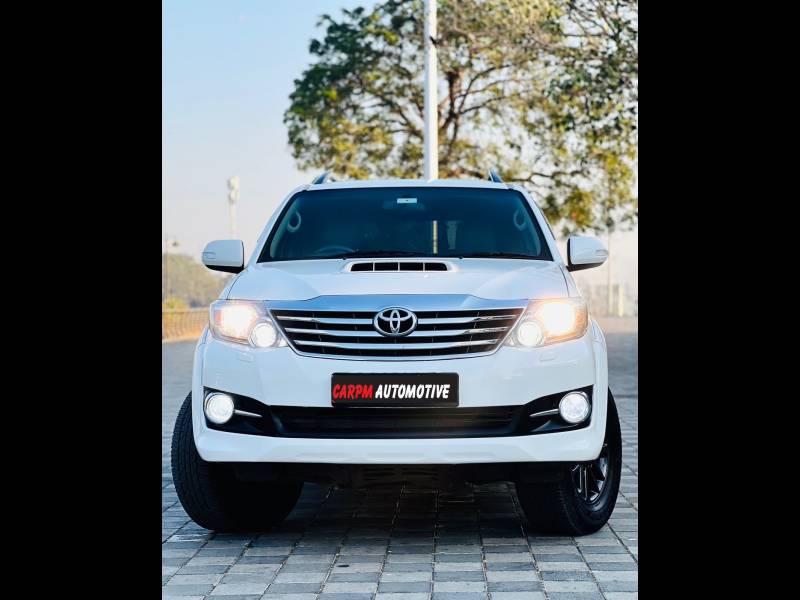 Toyota Fortuner 4x2 AT