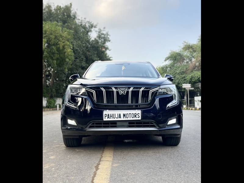 Mahindra XUV700 AX7 Petrol AT 7 STR