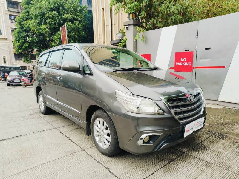 Toyota Innova 2.5 VX 7 STR