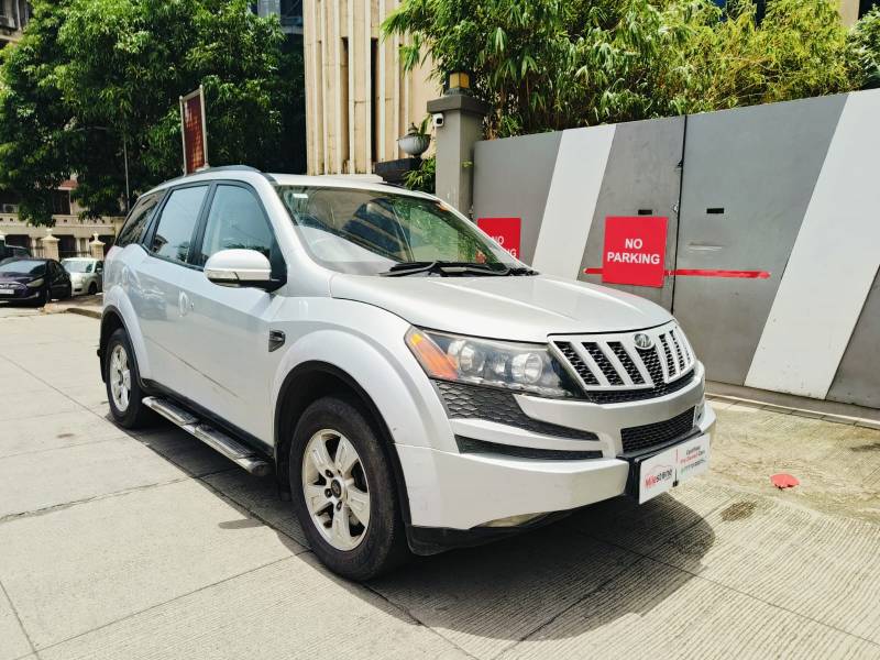 Mahindra XUV500 W8