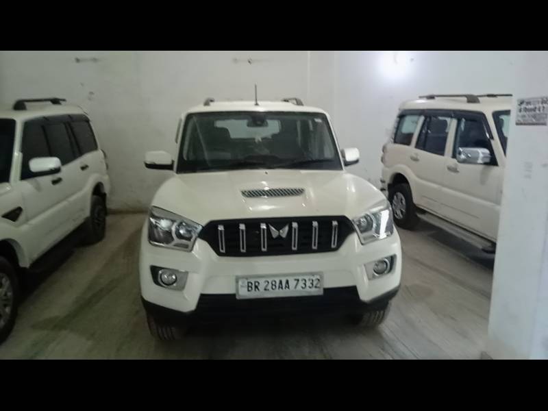 Mahindra Scorpio S11 MT 7S