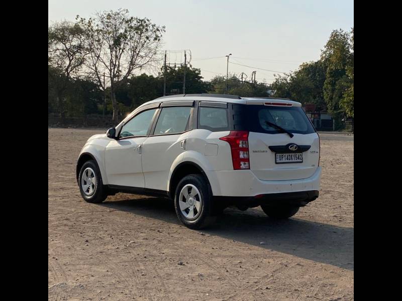 Mahindra XUV500 W6 FWD AT