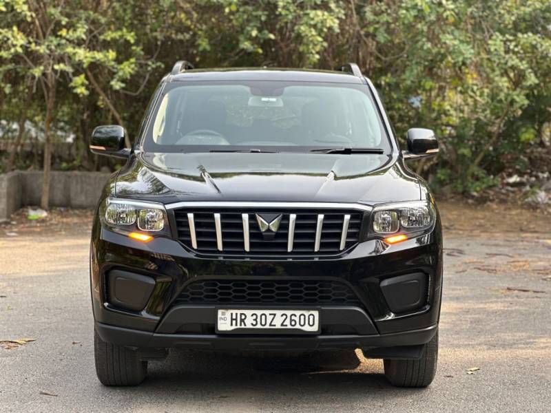 Mahindra Scorpio-N Z4 Petrol AT 7 STR