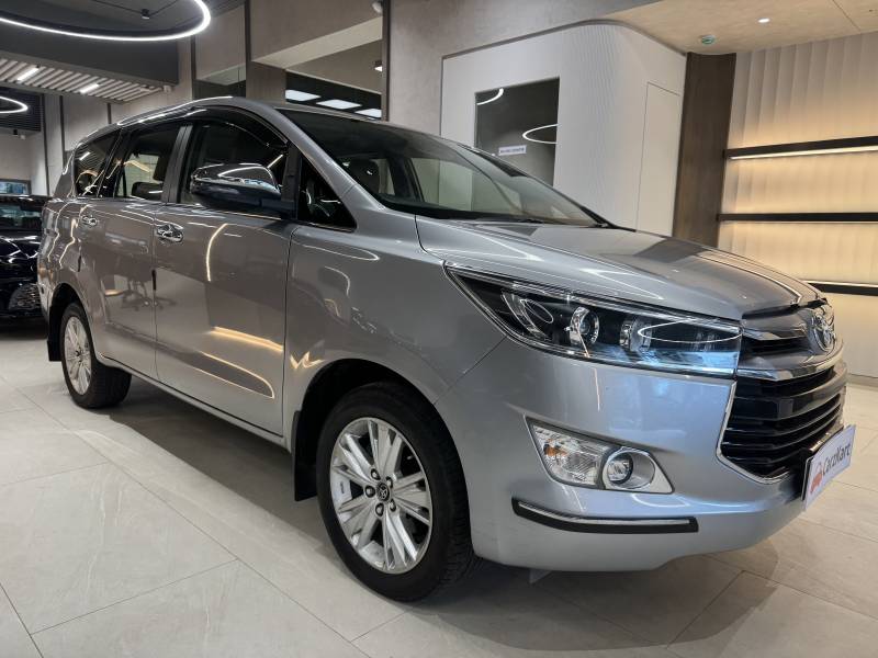 Toyota Innova Crysta 2.4 ZX AT 7 STR