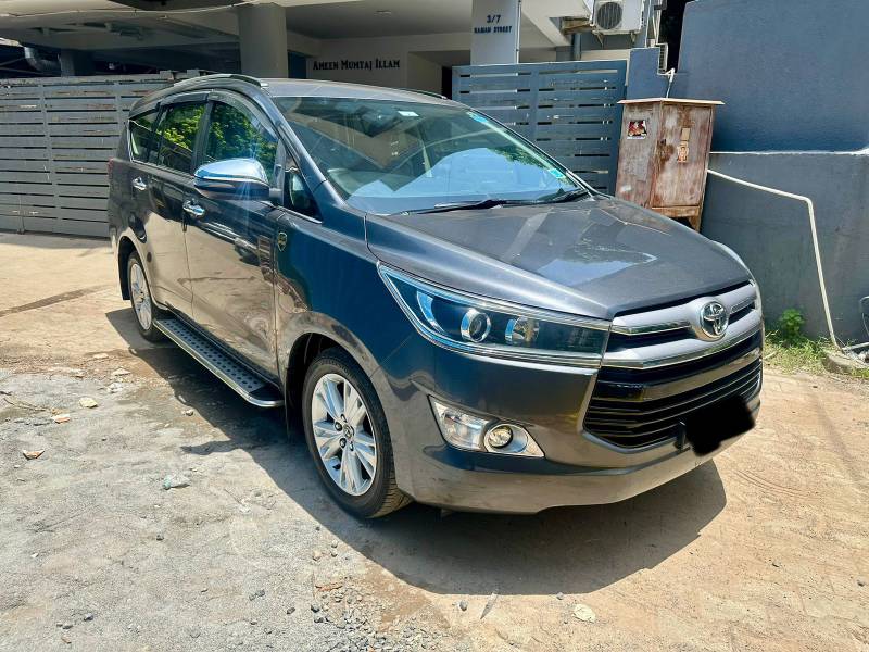 Toyota Innova Crysta 2.8 ZX AT 7 STR