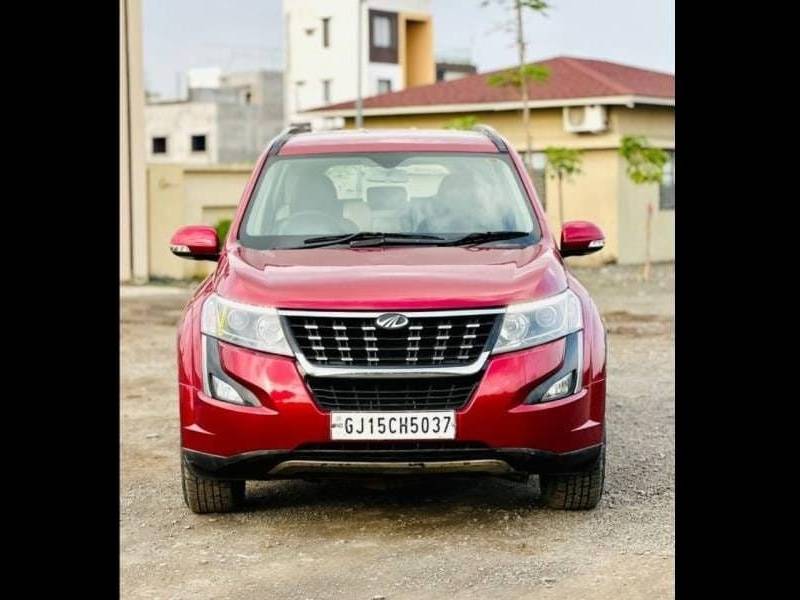 Mahindra XUV500 W7
